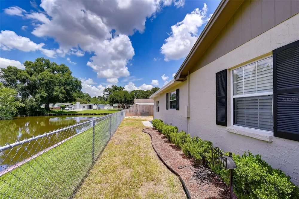 2101 W HAMILTON AVENUE Tampa, FL 33604