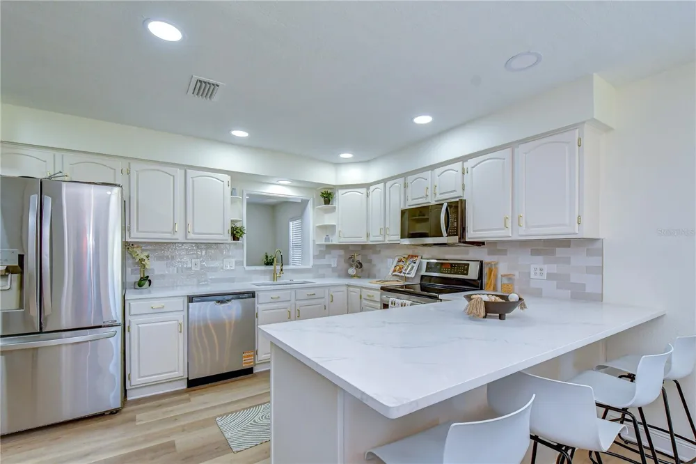2101 W HAMILTON AVENUE Tampa, FL 33604