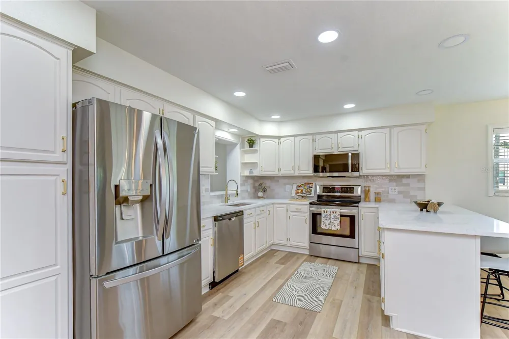 2101 W HAMILTON AVENUE Tampa, FL 33604