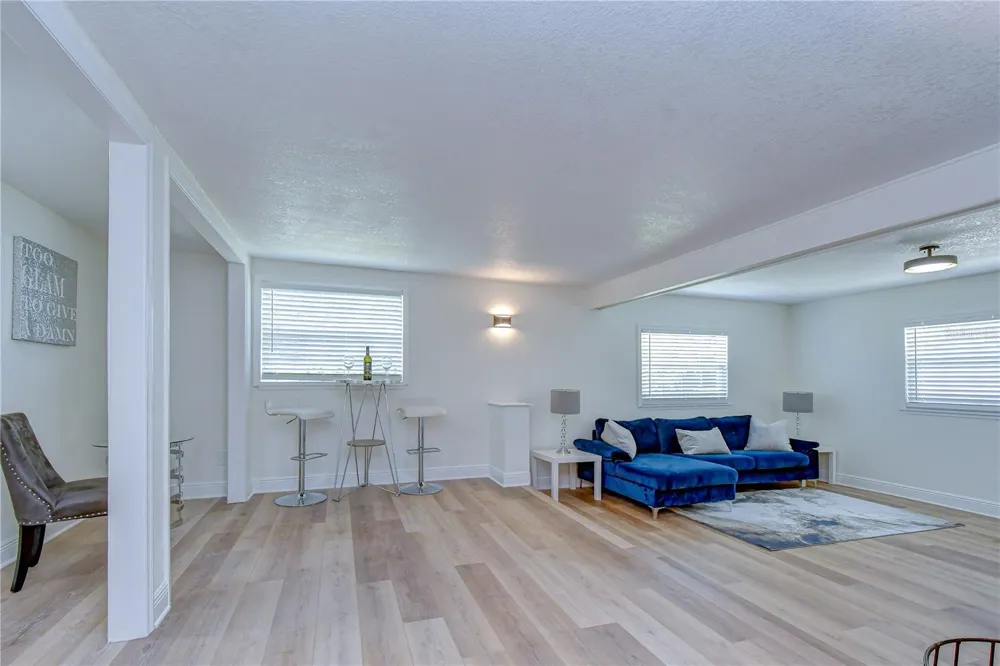 2101 W HAMILTON AVENUE Tampa, FL 33604