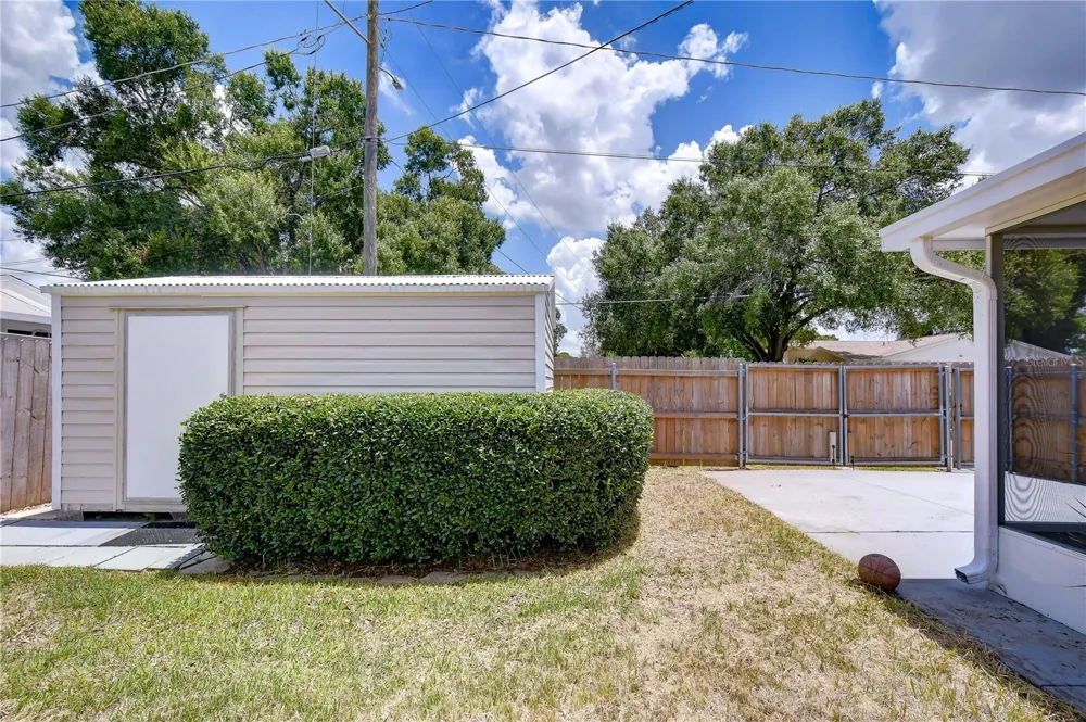 2101 W HAMILTON AVENUE Tampa, FL 33604