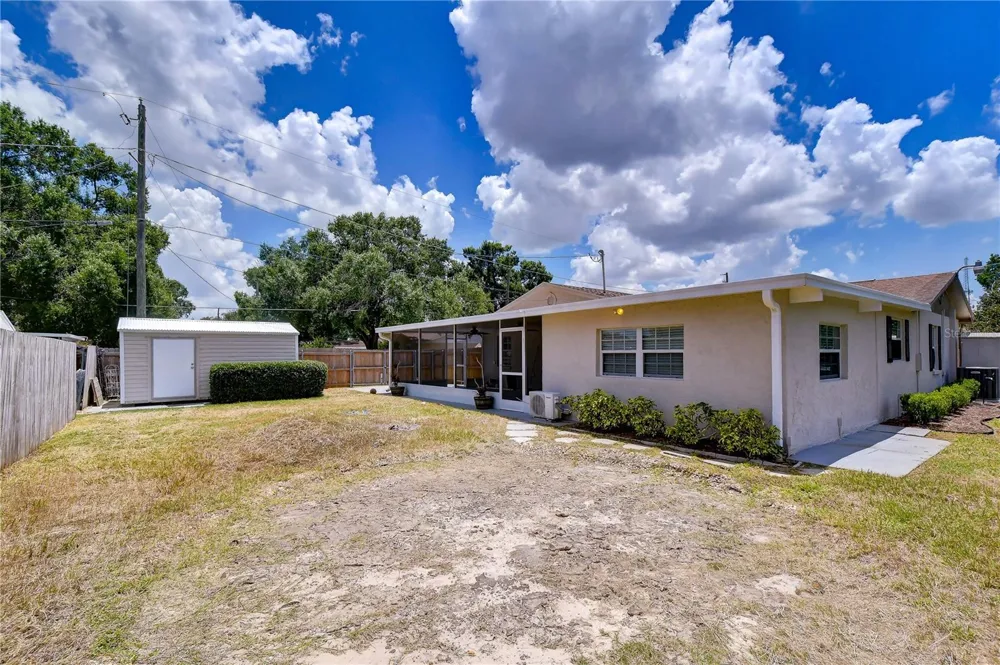 2101 W HAMILTON AVENUE Tampa, FL 33604
