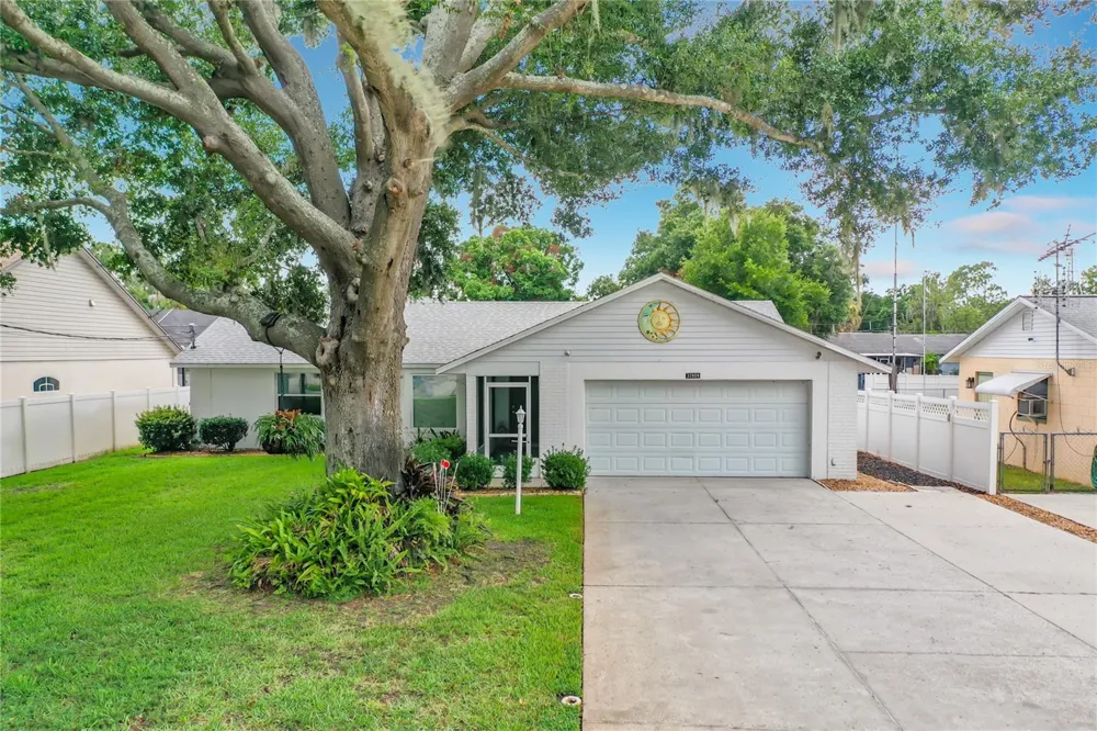 33909 LINDA LANE Leesburg, FL 34788