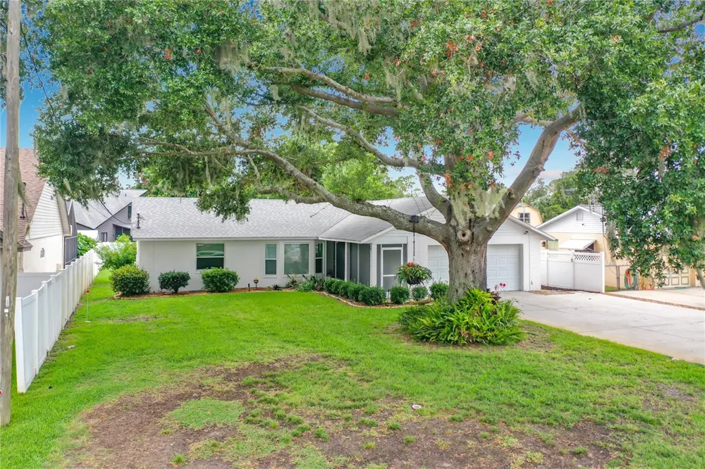 33909 LINDA LANE Leesburg, FL 34788