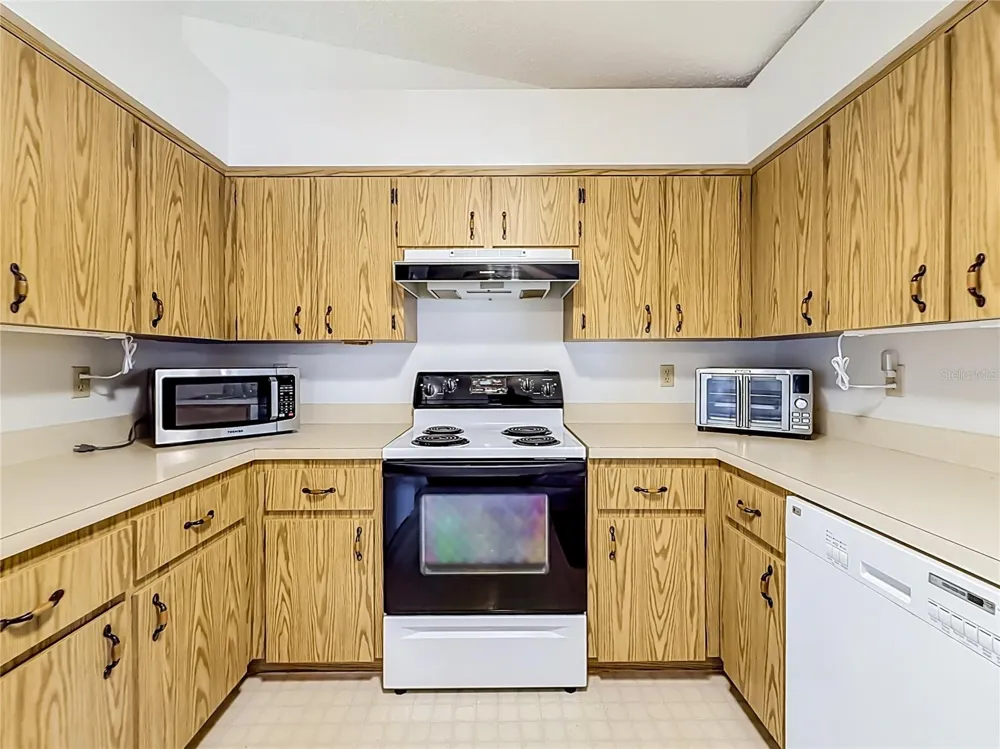 33909 LINDA LANE Leesburg, FL 34788