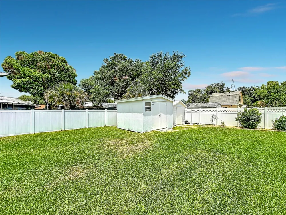 33909 LINDA LANE Leesburg, FL 34788
