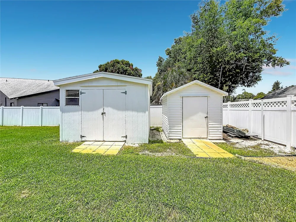33909 LINDA LANE Leesburg, FL 34788
