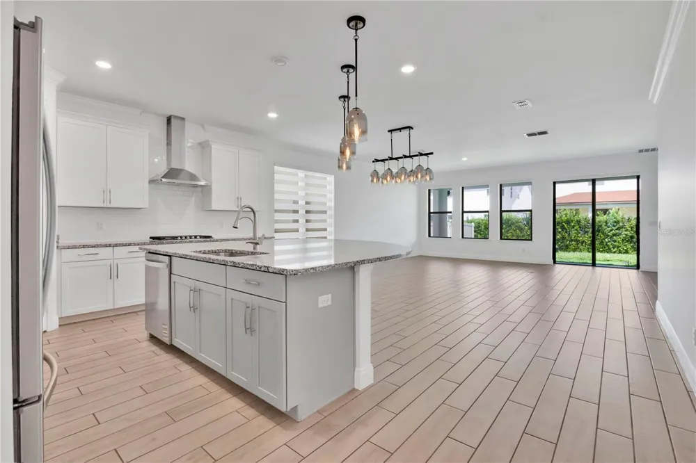 8318 VIVARO ISLE WAY Windermere, FL 34786