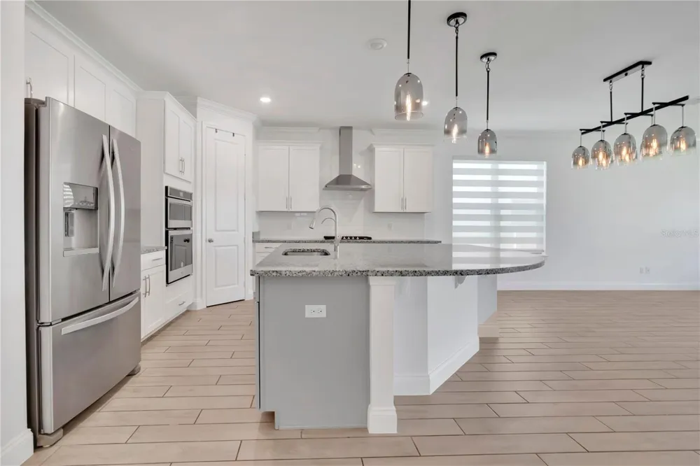 8318 VIVARO ISLE WAY Windermere, FL 34786