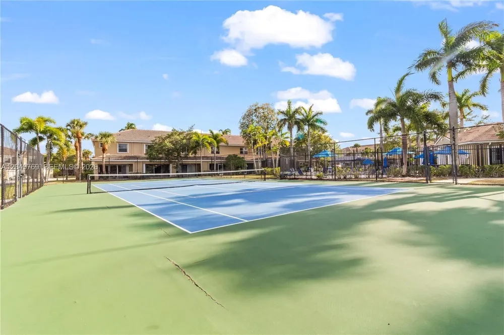 340 SW 121st Ter #340 Pembroke Pines, FL 33025