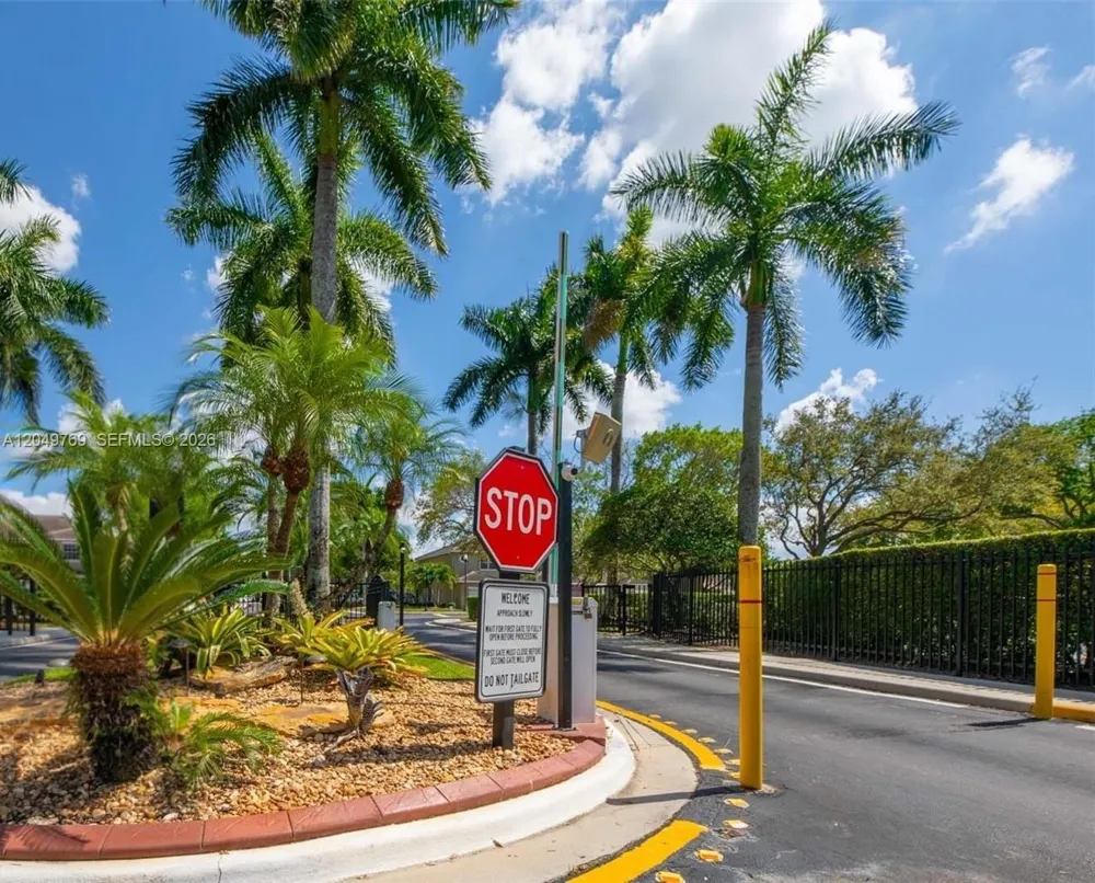 340 SW 121st Ter #340 Pembroke Pines, FL 33025