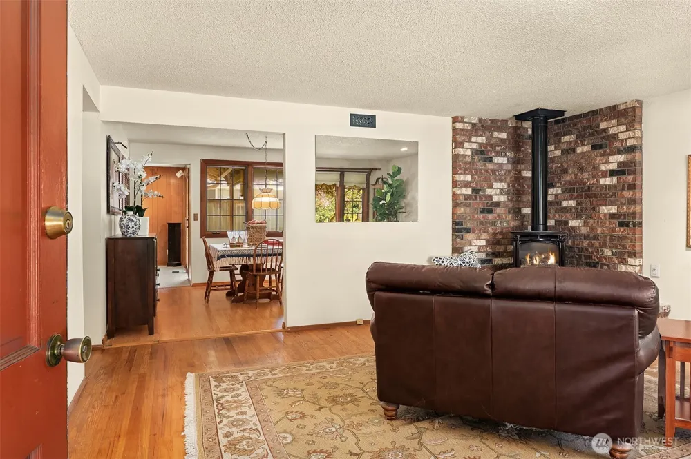 1260 168th Avenue NE Bellevue, WA 98008