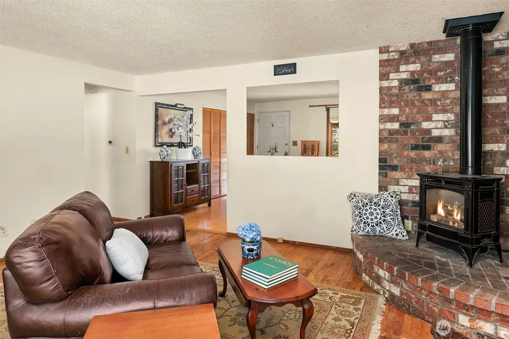 1260 168th Avenue NE Bellevue, WA 98008