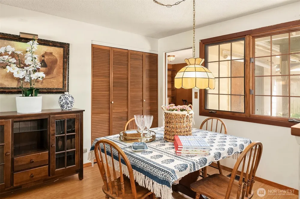 1260 168th Avenue NE Bellevue, WA 98008