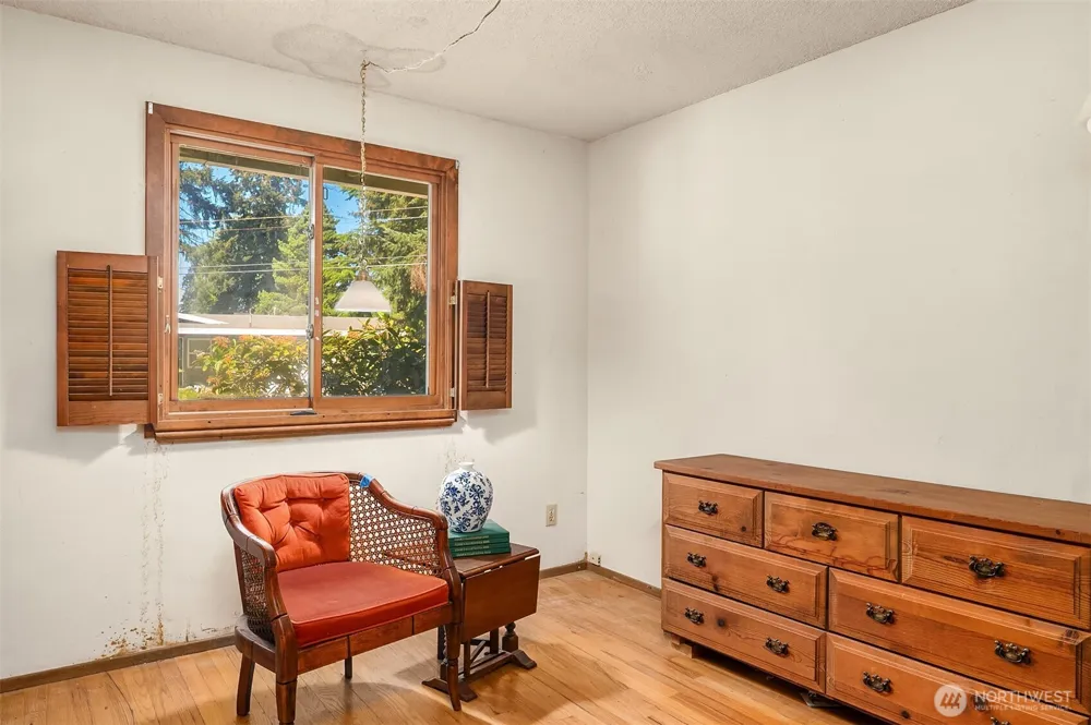 1260 168th Avenue NE Bellevue, WA 98008