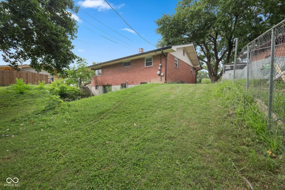 9 Kiefer Court Beech Grove, IN 46107