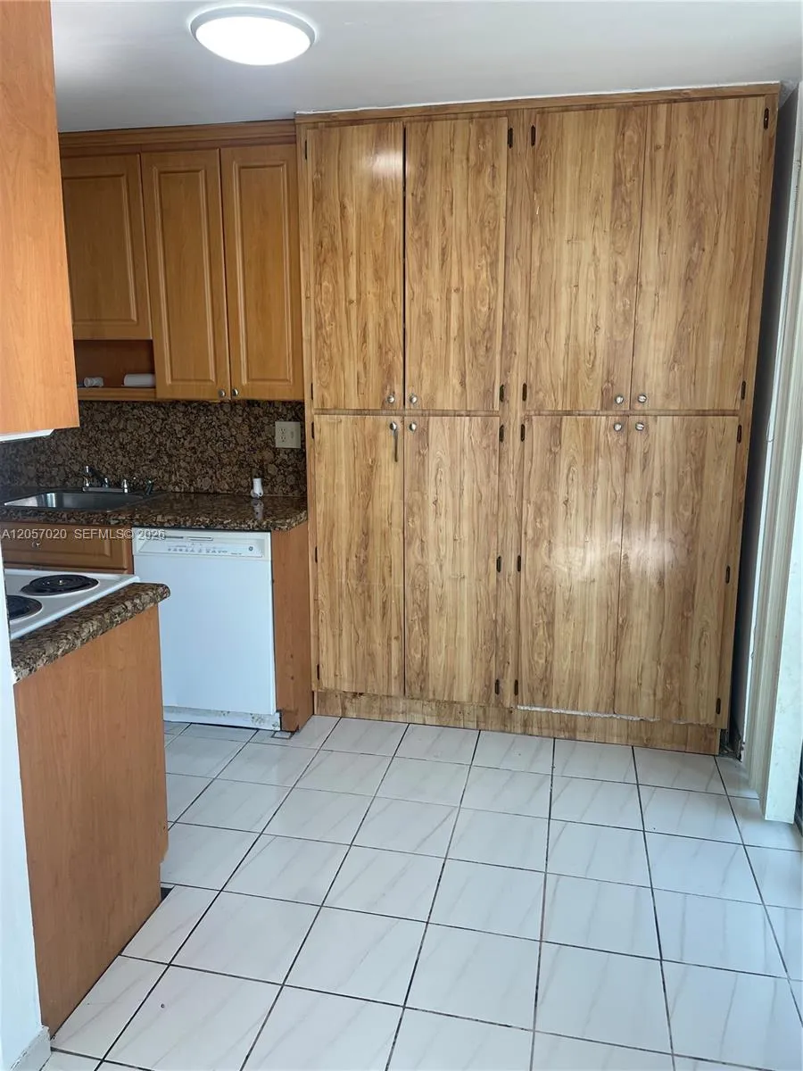 11780 SW 18th St #510-2 Miami, FL 33175
