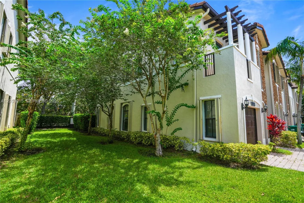 10341 NW 32nd Ter Doral, FL 33172