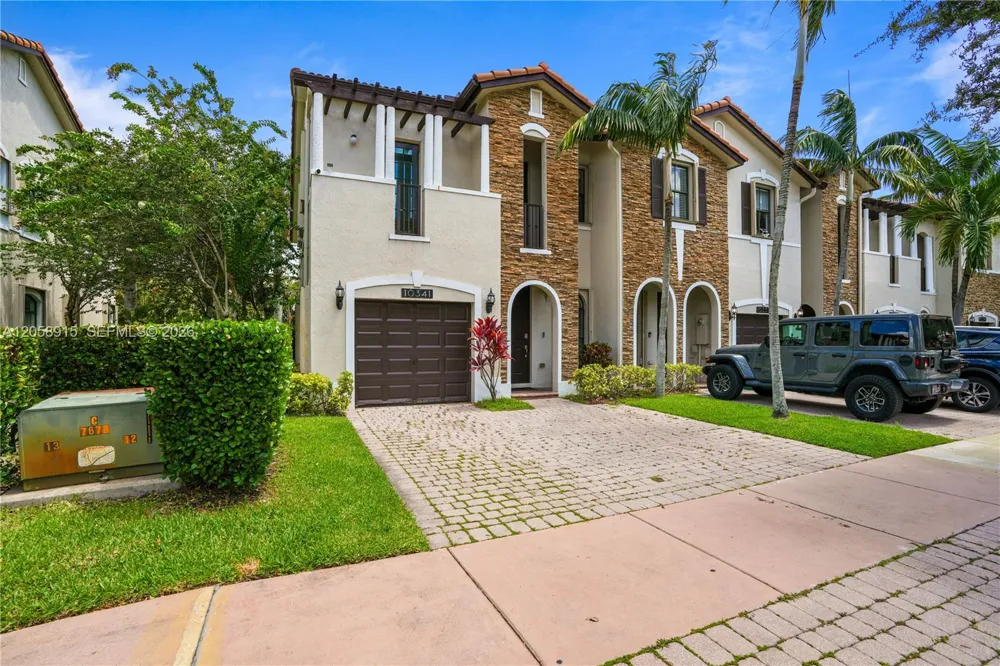 10341 NW 32nd Ter Doral, FL 33172
