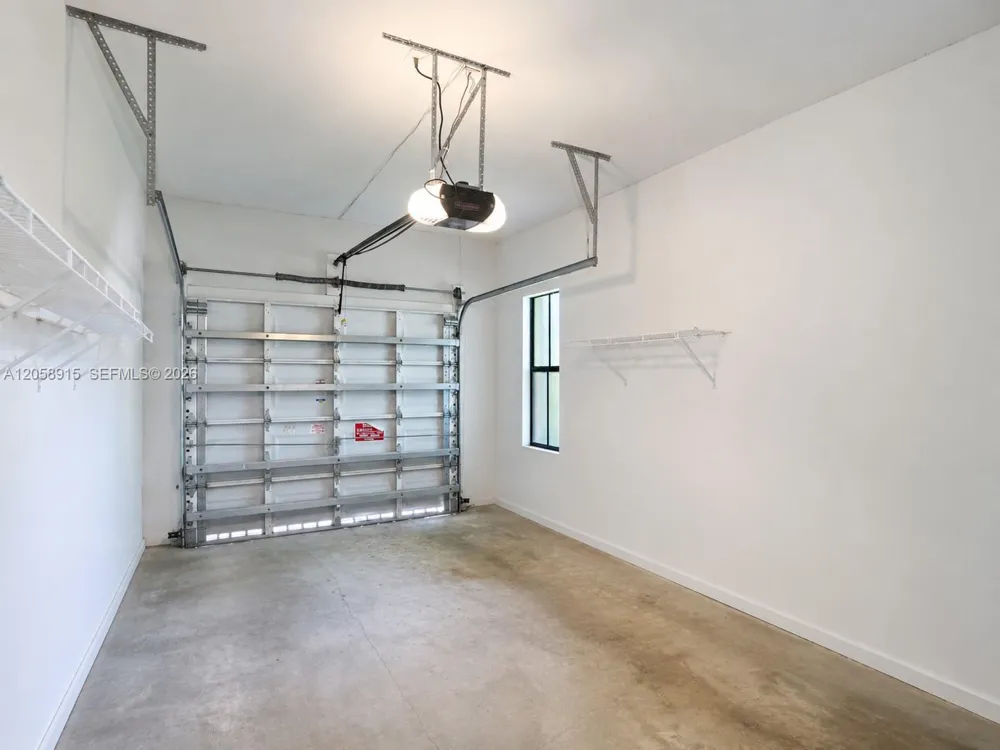 10341 NW 32nd Ter Doral, FL 33172