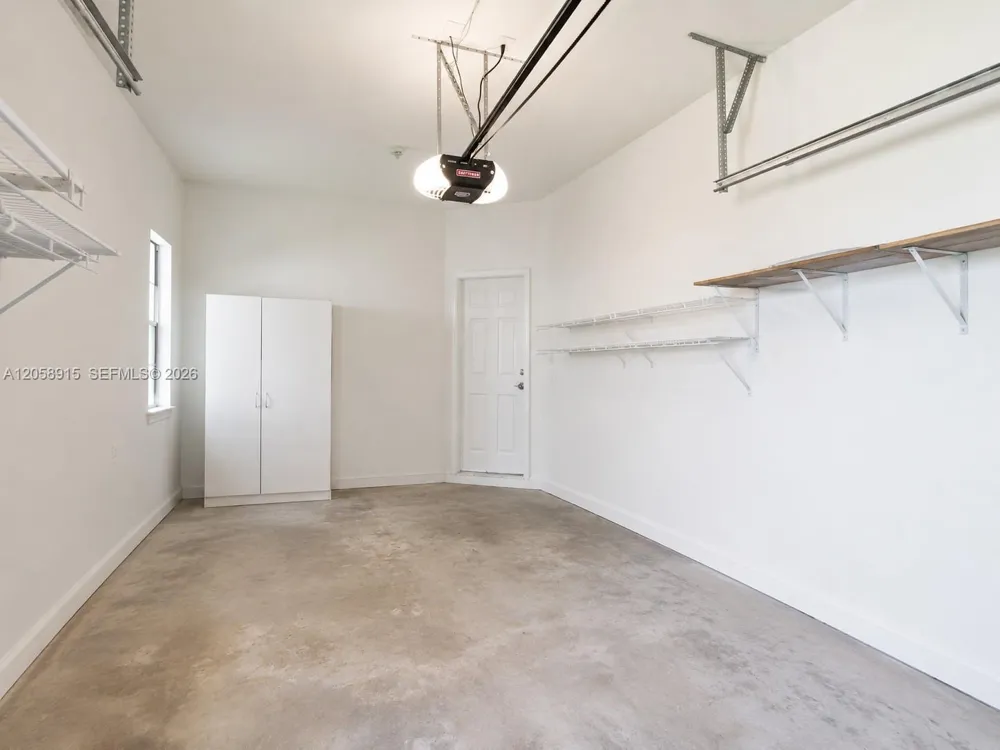 10341 NW 32nd Ter Doral, FL 33172