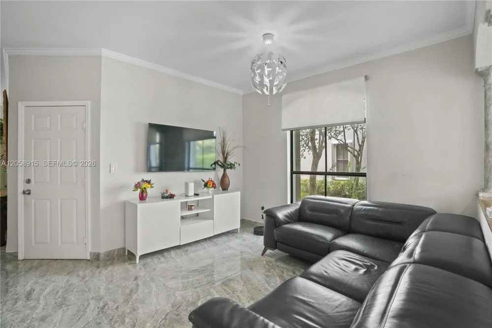 10341 NW 32nd Ter Doral, FL 33172