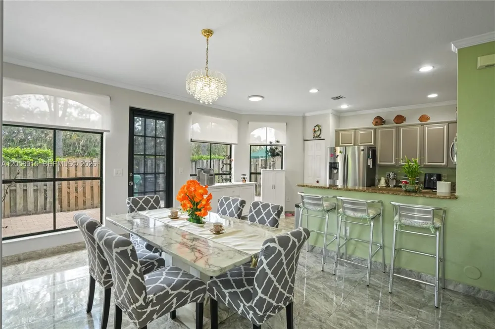 10341 NW 32nd Ter Doral, FL 33172
