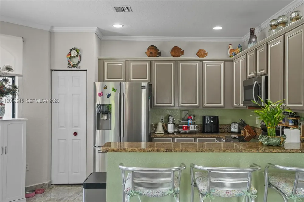 10341 NW 32nd Ter Doral, FL 33172