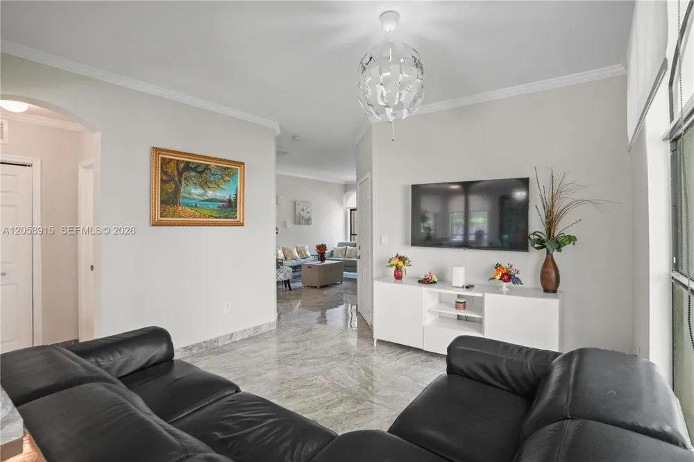 10341 NW 32nd Ter Doral, FL 33172