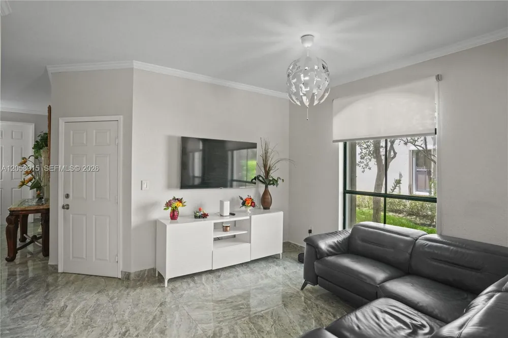 10341 NW 32nd Ter Doral, FL 33172
