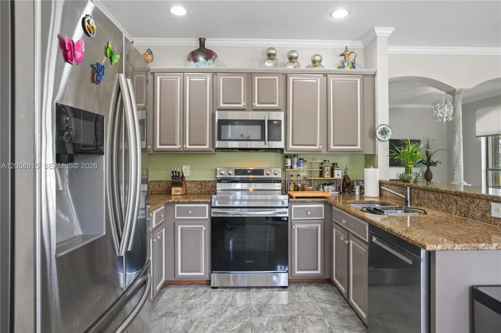 10341 NW 32nd Ter Doral, FL 33172