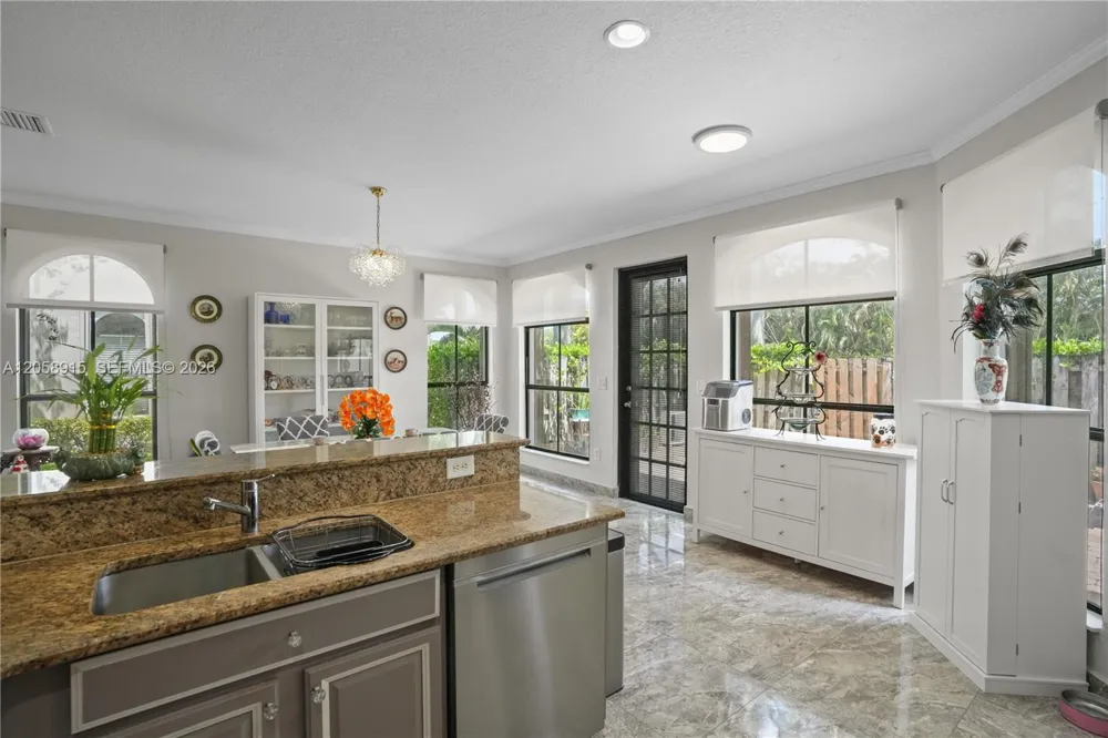 10341 NW 32nd Ter Doral, FL 33172