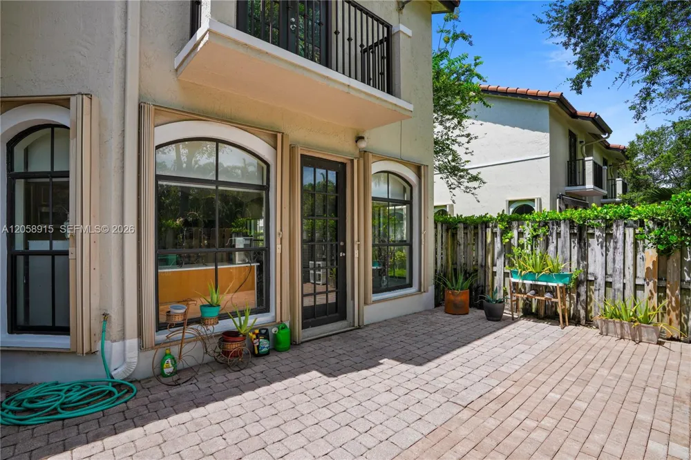 10341 NW 32nd Ter Doral, FL 33172