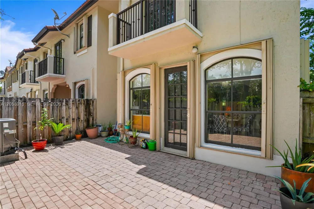 10341 NW 32nd Ter Doral, FL 33172