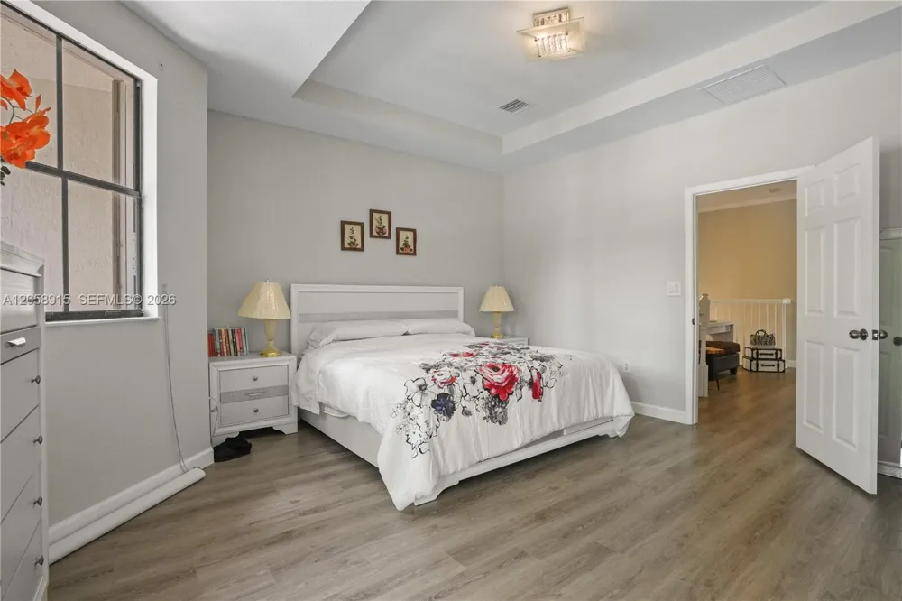 10341 NW 32nd Ter Doral, FL 33172
