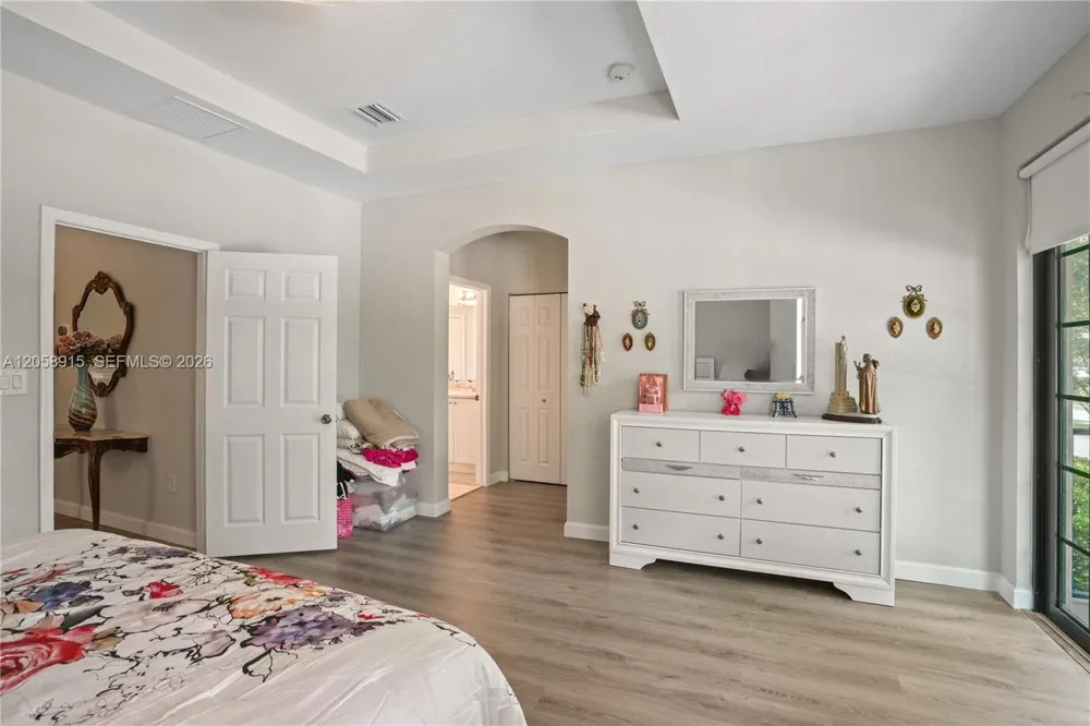 10341 NW 32nd Ter Doral, FL 33172