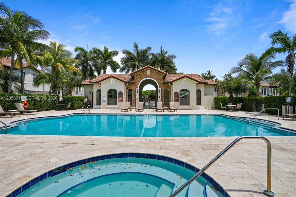 10341 NW 32nd Ter Doral, FL 33172