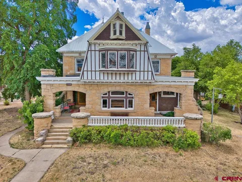 209 Bauer Avenue