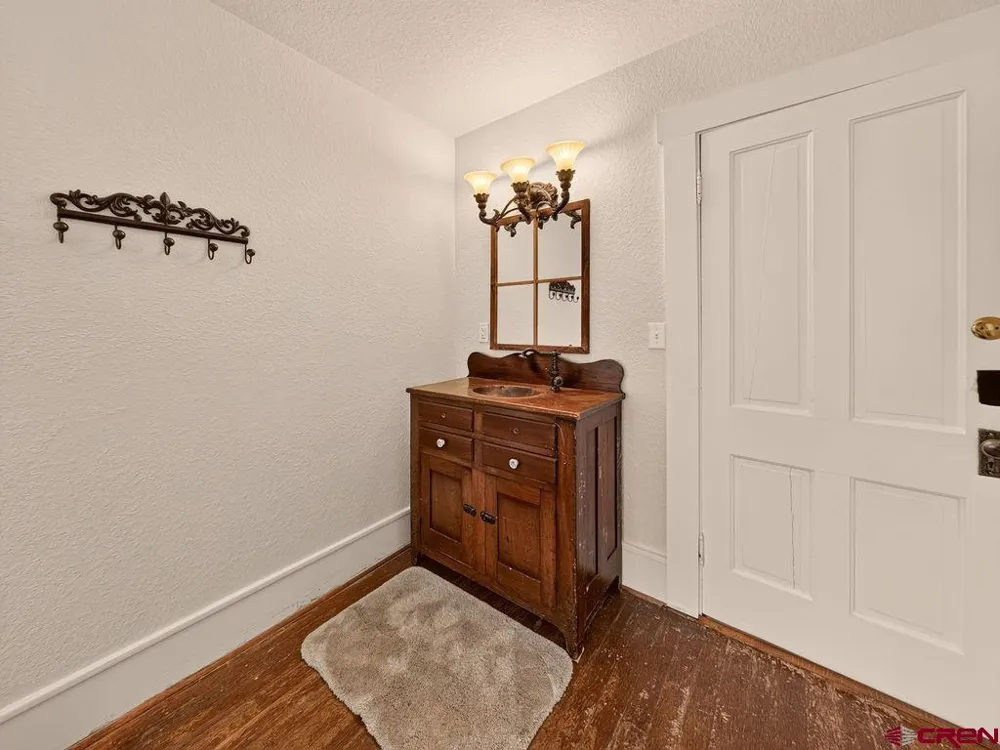 209 Bauer Avenue Mancos, CO 81328