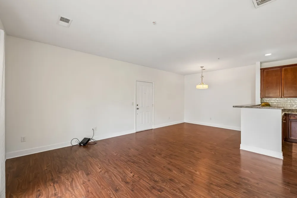 8221 Lenox Creekside Dr #B12 Antioch, TN 37013