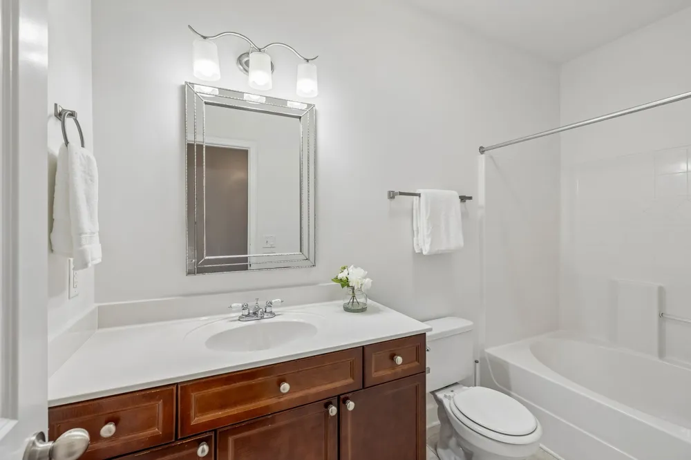 8221 Lenox Creekside Dr #B12 Antioch, TN 37013