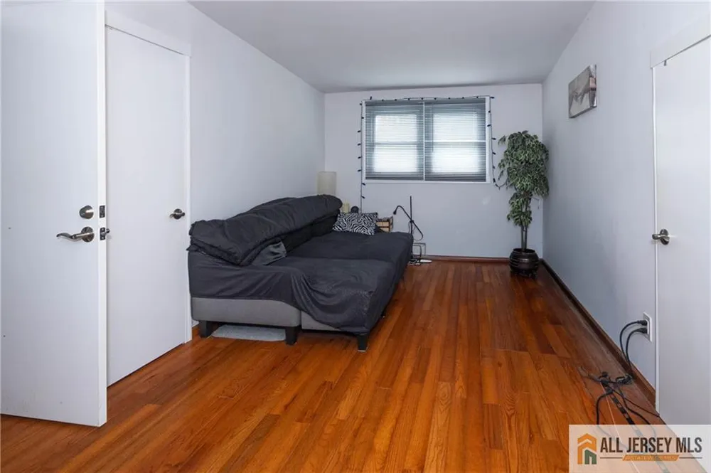 52 Cottrell Road Old Bridge, NJ 07747