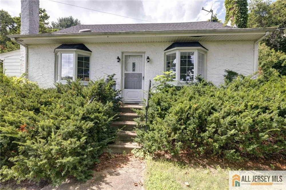52 Cottrell Road Old Bridge, NJ 07747