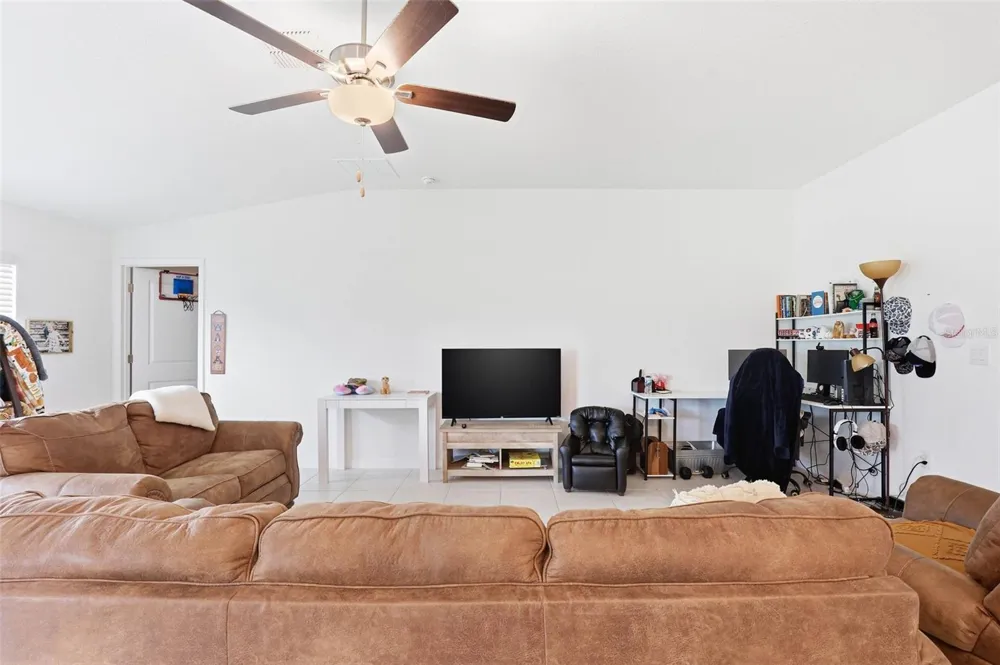 3607 NATURAL TRACE STREET Plant City, FL 33565