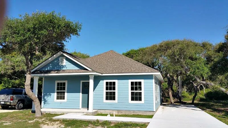609 Huisache Lane Ingleside, TX 78362