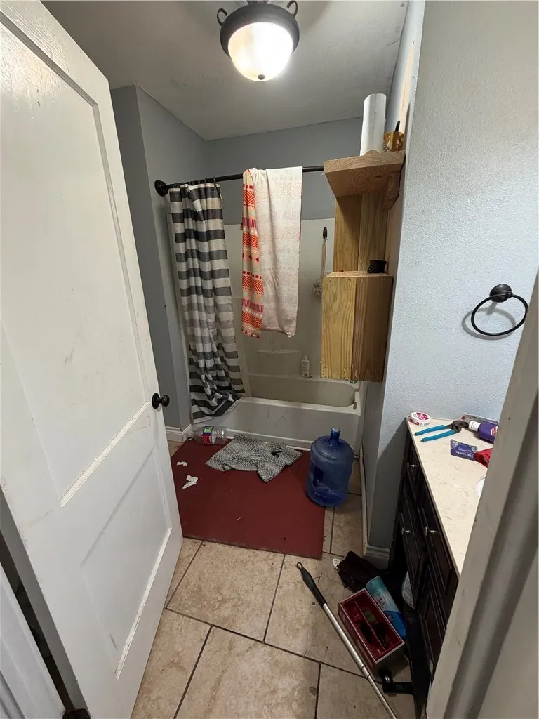 1337 Cambridge Drive Corpus Christi, TX 78415