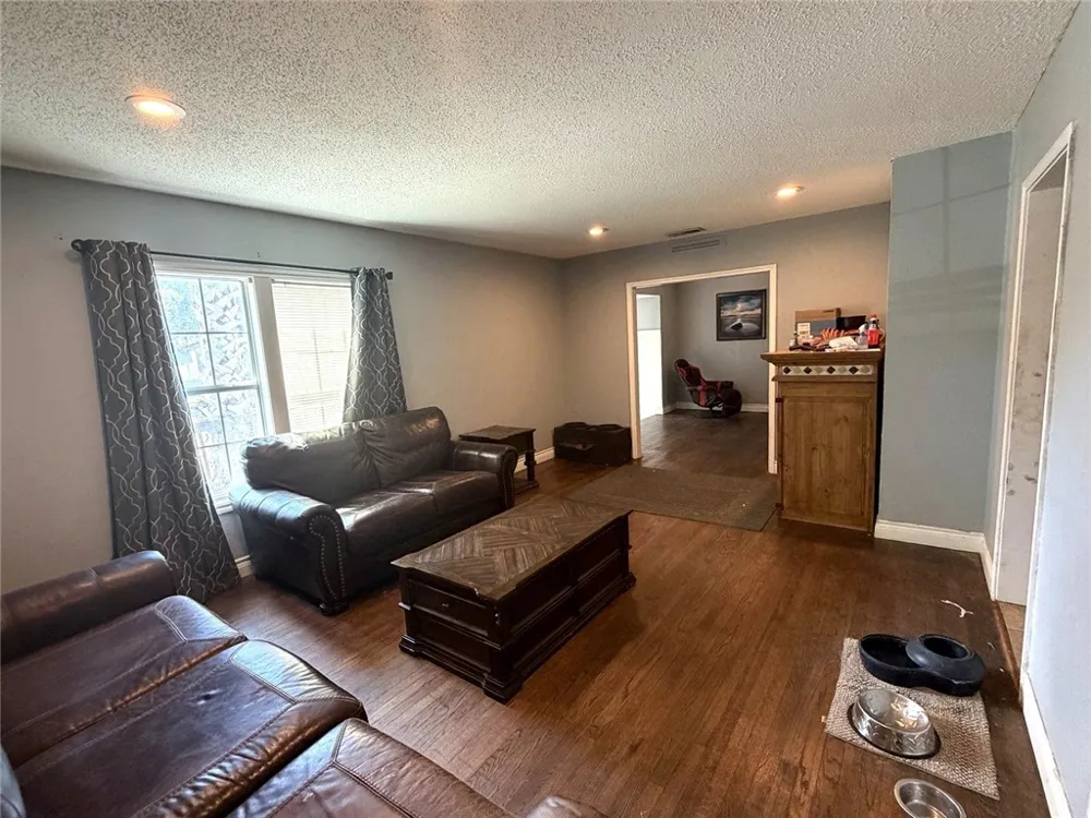 1337 Cambridge Drive Corpus Christi, TX 78415