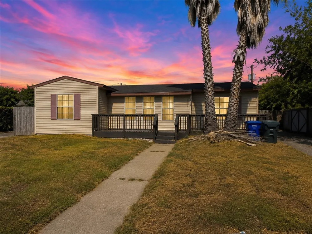 1337 Cambridge Drive Corpus Christi, TX 78415