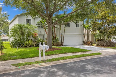 2566 12TH SQUARE SW