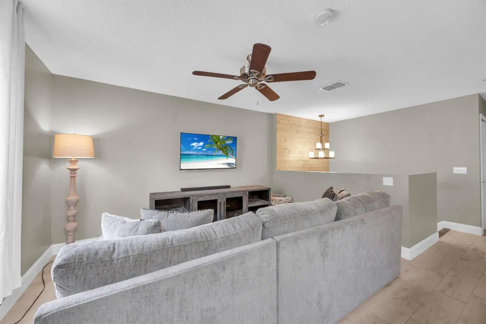 2566 12TH SQUARE SW Vero Beach, FL 32968